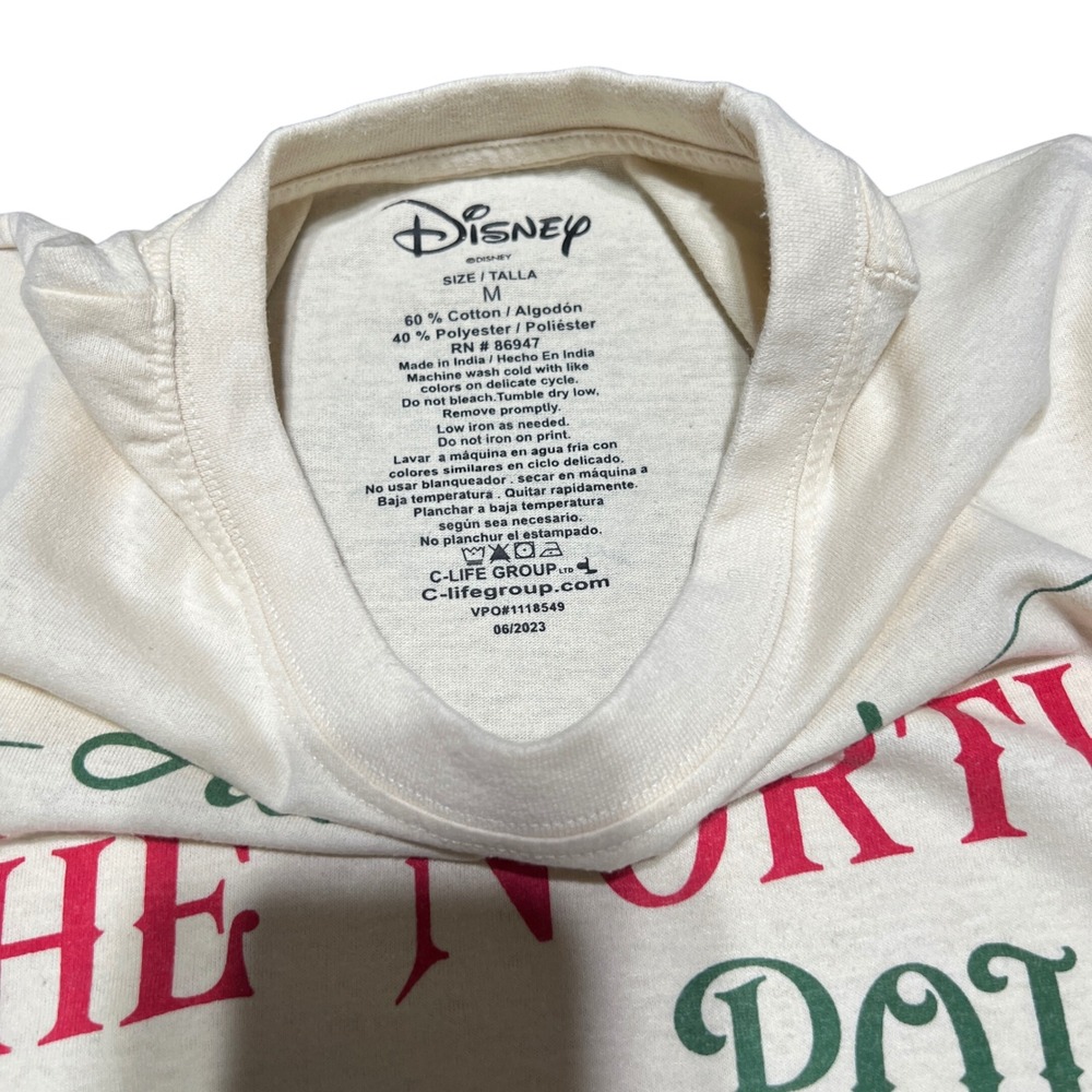 Disney‎ Mickey Minnie Pluto North Pole Express Cream Graphic T-Shirt Size M - Picture 4 of 8